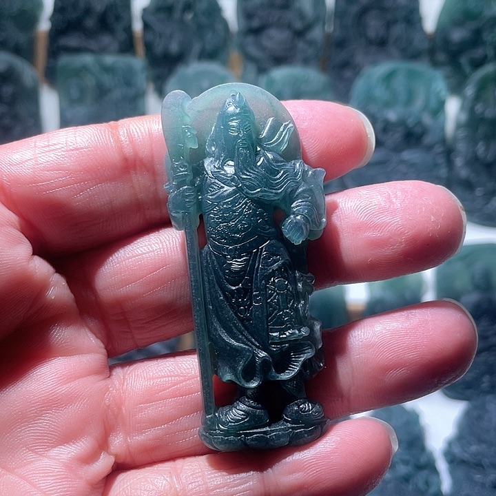 定制翡翠未镶嵌关公