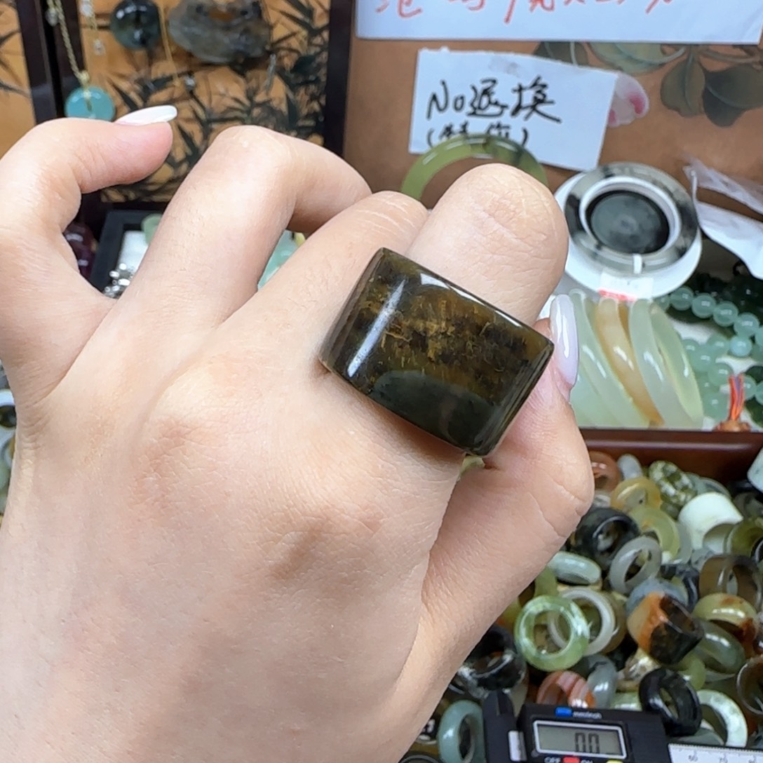 蛇纹石玉未镶嵌戒指内径19.4 港21