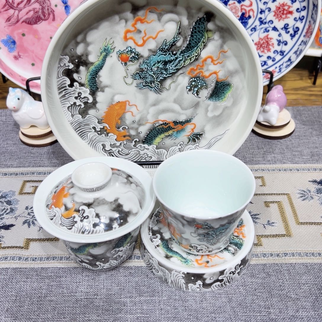 景德镇陶瓷学院等单位联合举办了