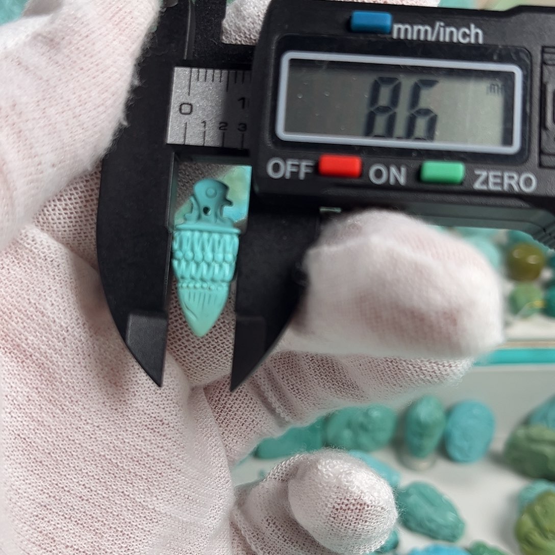 绿松石未镶嵌珠宝奇石