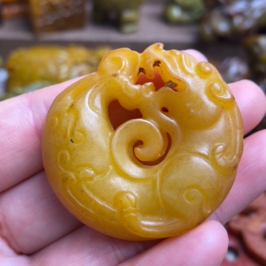 蛇纹石玉未镶嵌颈饰114