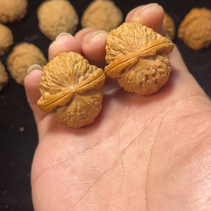 文玩核桃白狮子34