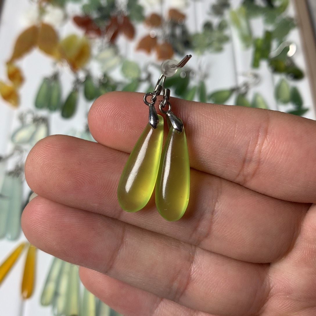 蛇纹石玉耳饰未镶嵌