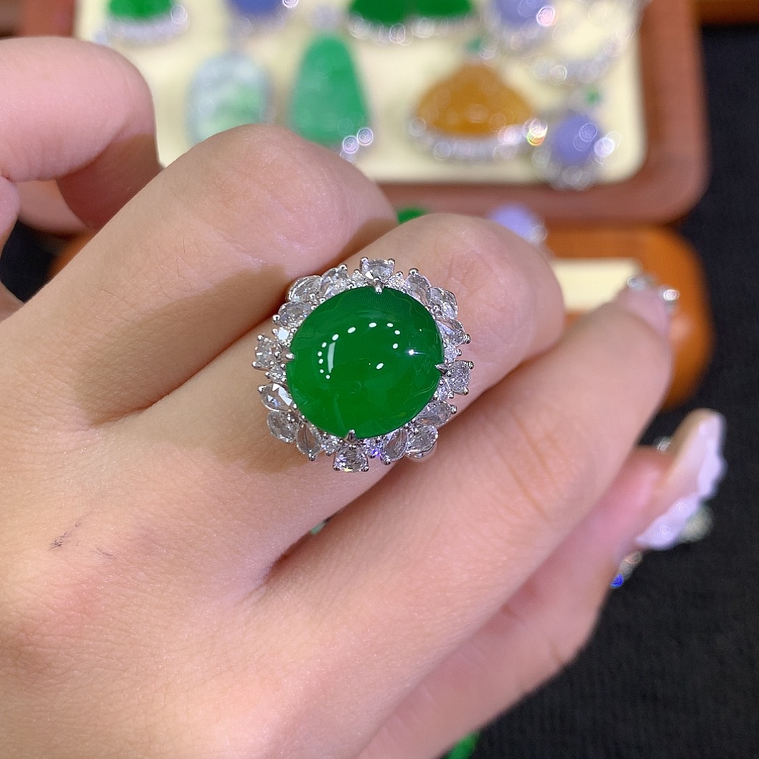 翡翠戒指18K金镶嵌888888888