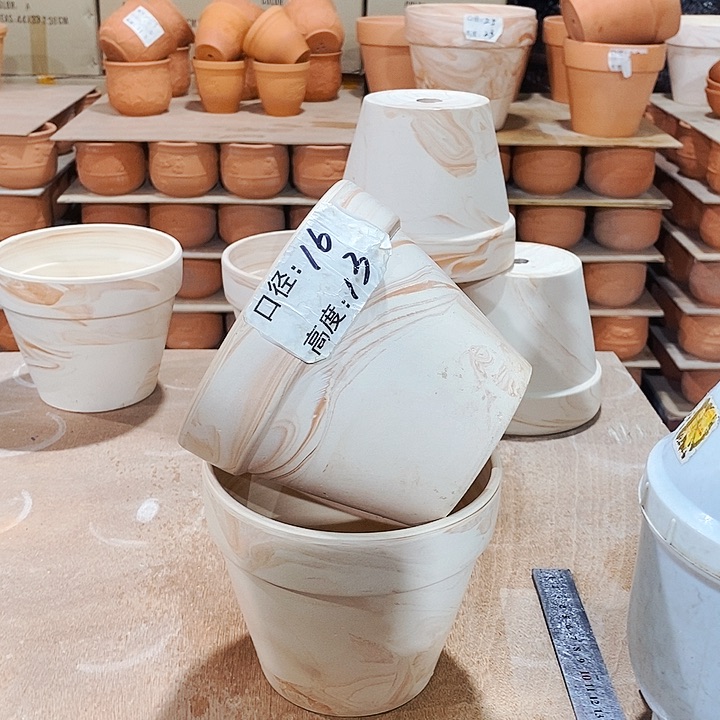 红陶玛奇朵16×13两个   