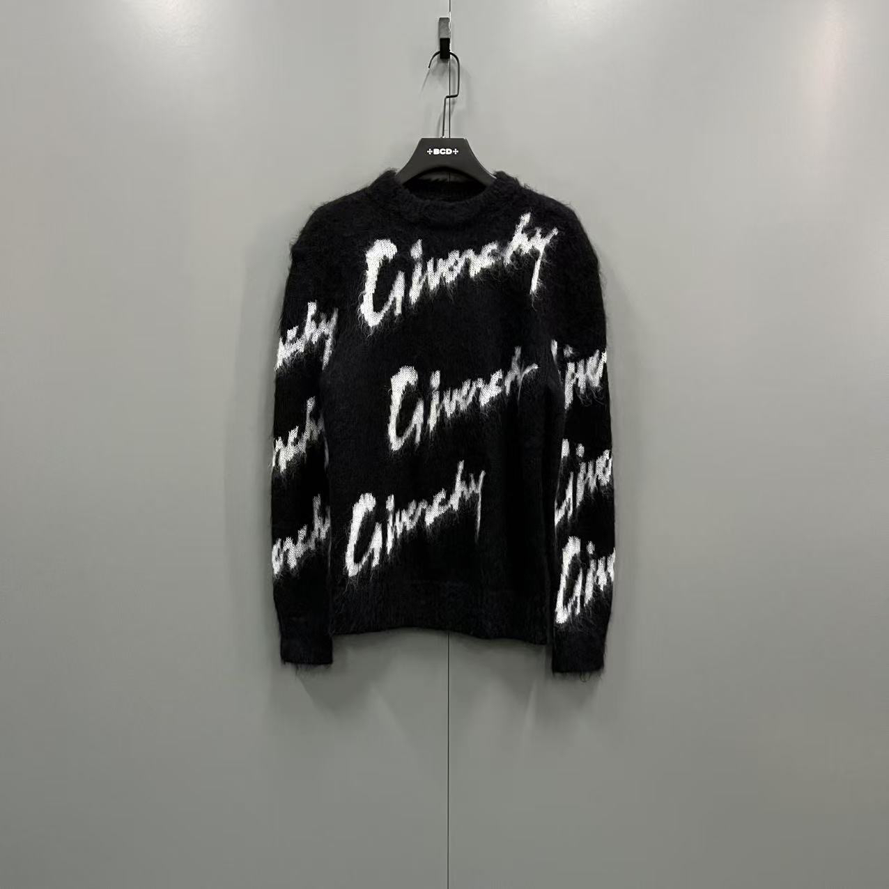 95新 Givenchy/纪梵希 (ll) 纪梵希 马海毛草写logo针织衫 S码