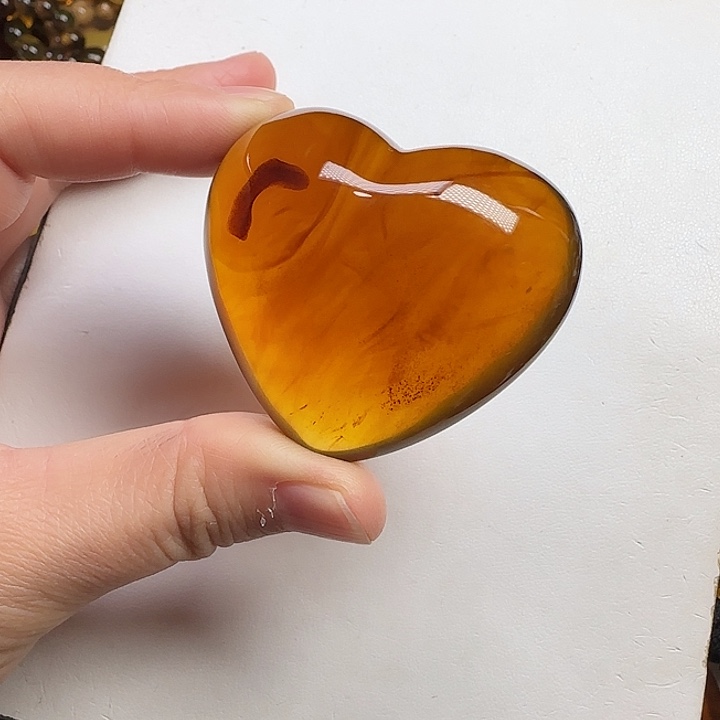 植物珀颈饰未镶嵌天然缅甸琥珀爱心吊坠33.5克