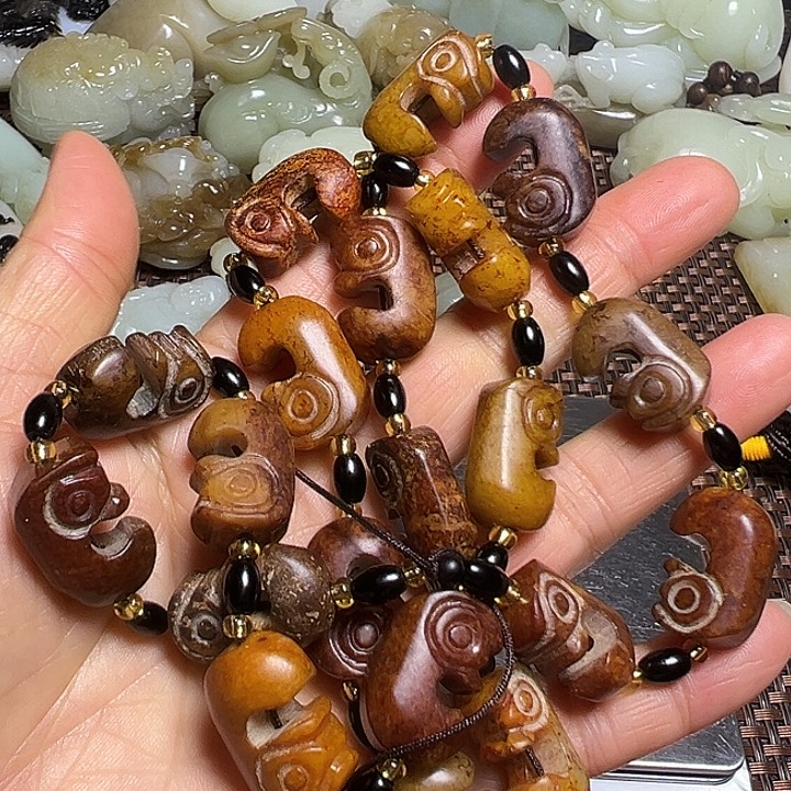 和田玉（糖玉）未镶嵌珠宝奇石