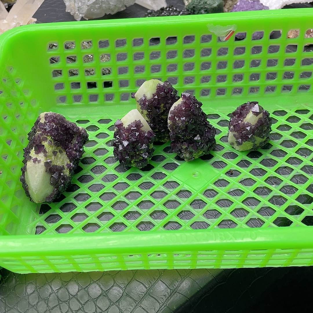 10坦桑石（处理）摆件