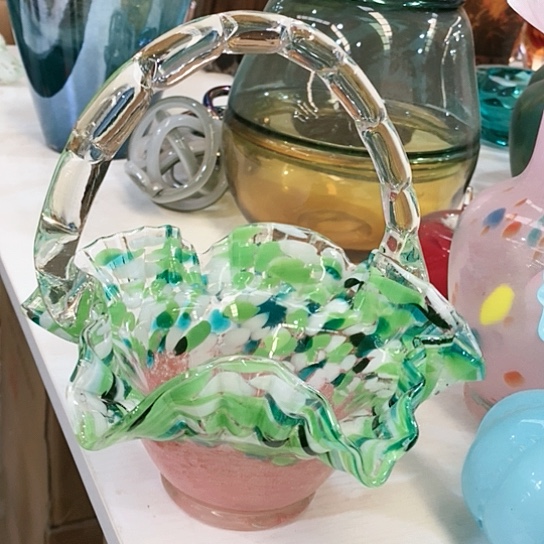 琉璃花瓶高21厘米口径21厘米