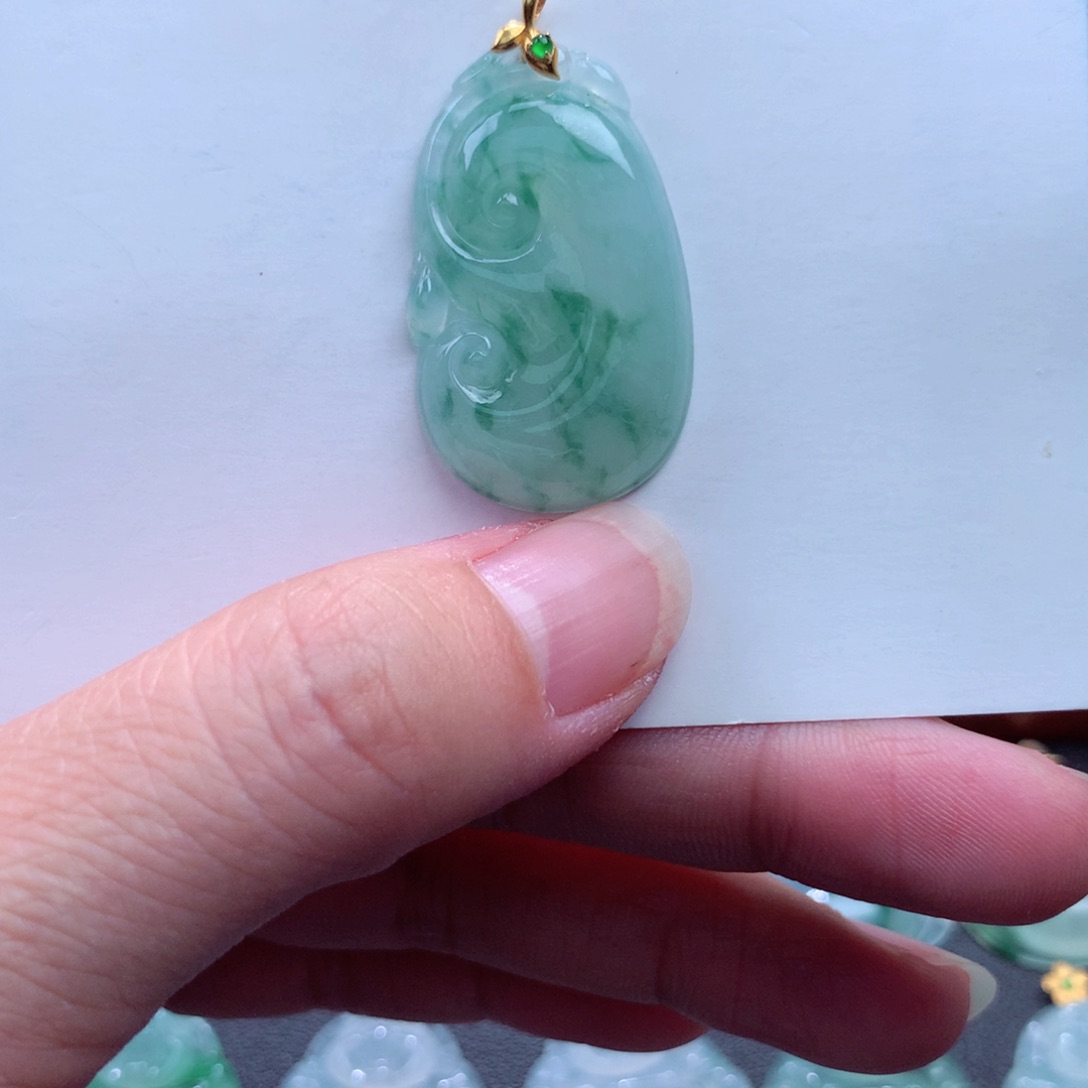 翡翠吊坠(不含链)18K金镶嵌