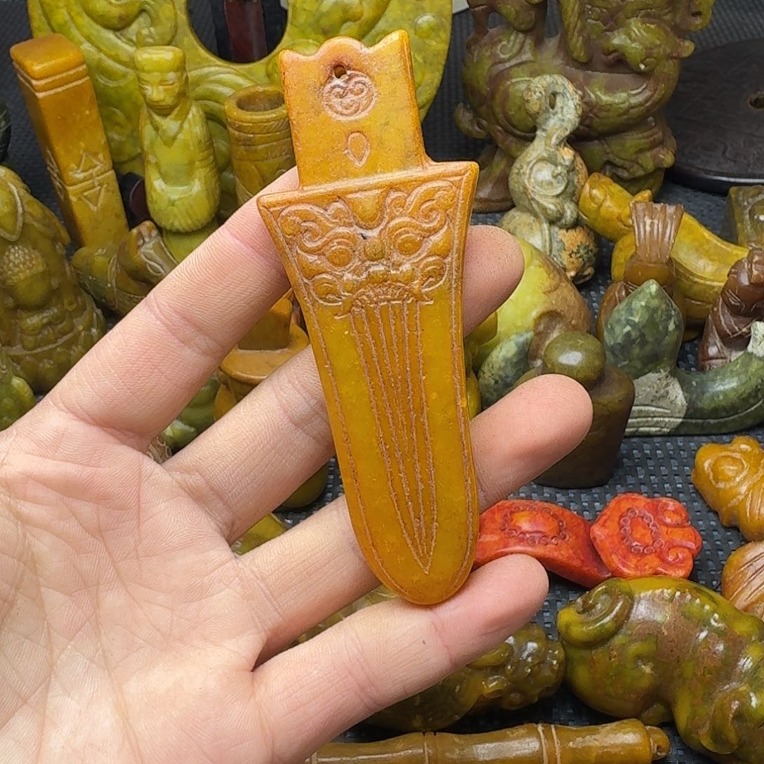 白玉菩提吊坠。。。