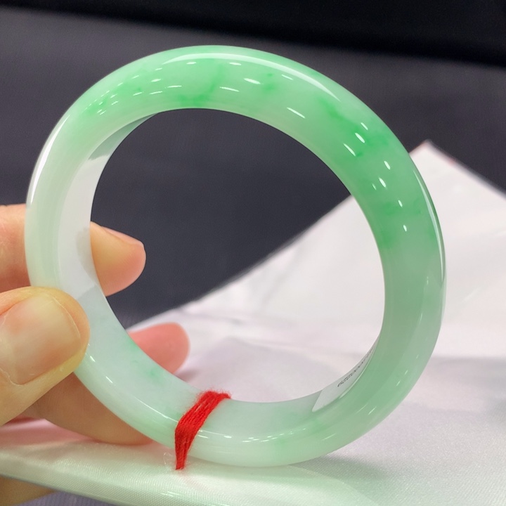 翡翠未镶嵌手镯正圈53