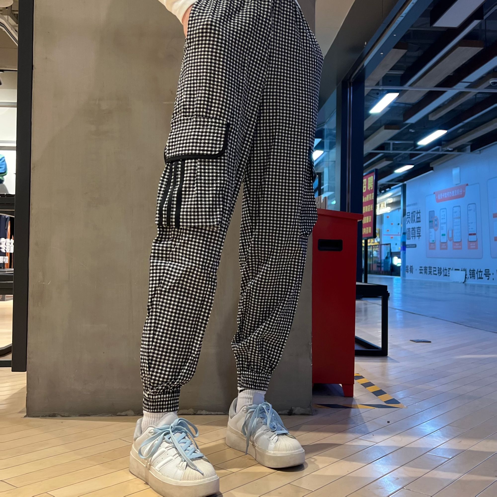 阿迪达斯三叶草女子春秋新款运动休闲工装宽松透气束脚长裤HB9456