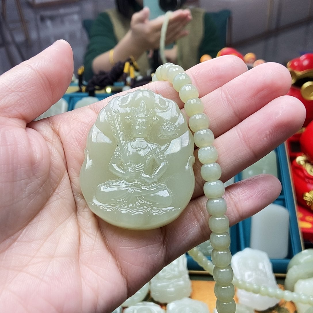 和田玉颈饰未镶嵌葉****?