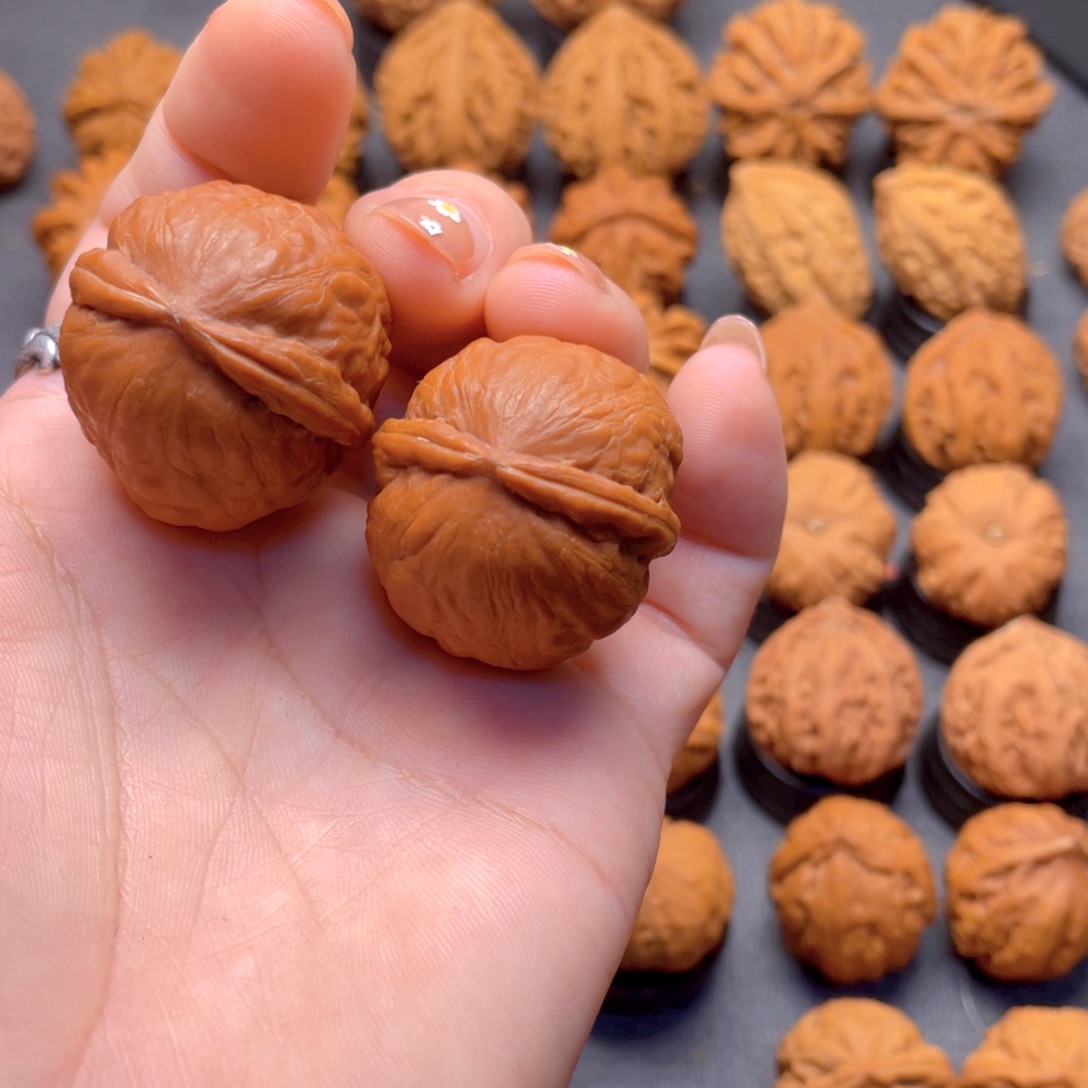 苗***子核桃文玩把件大龙珠