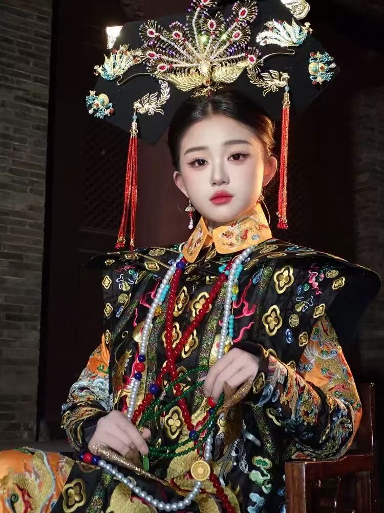 佳衣传统原创凤舞九天刺绣套装宫廷清朝皇后凤袍拍摄写真新款女