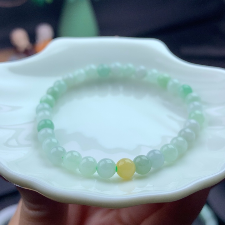 定制翡翠未镶嵌手串