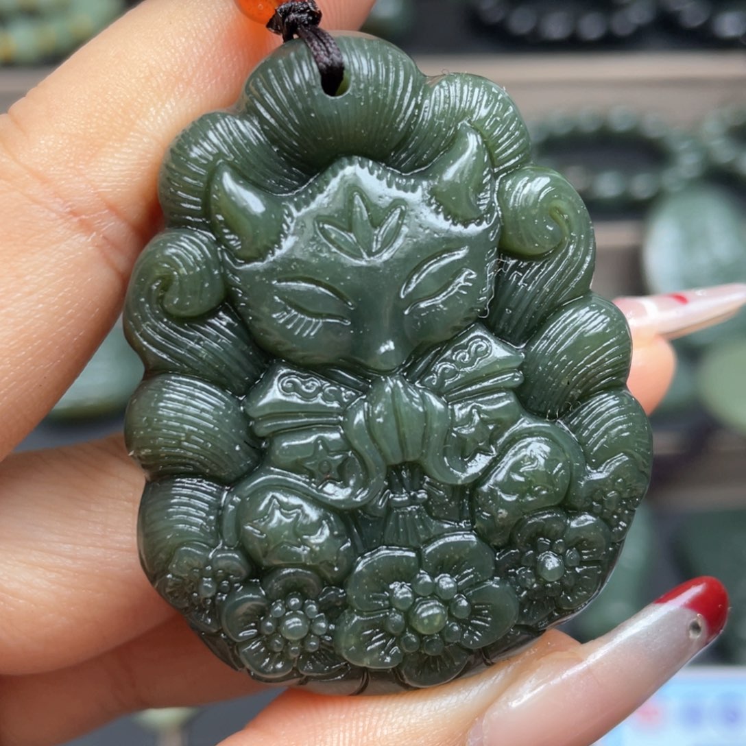 和田玉颈饰未镶嵌