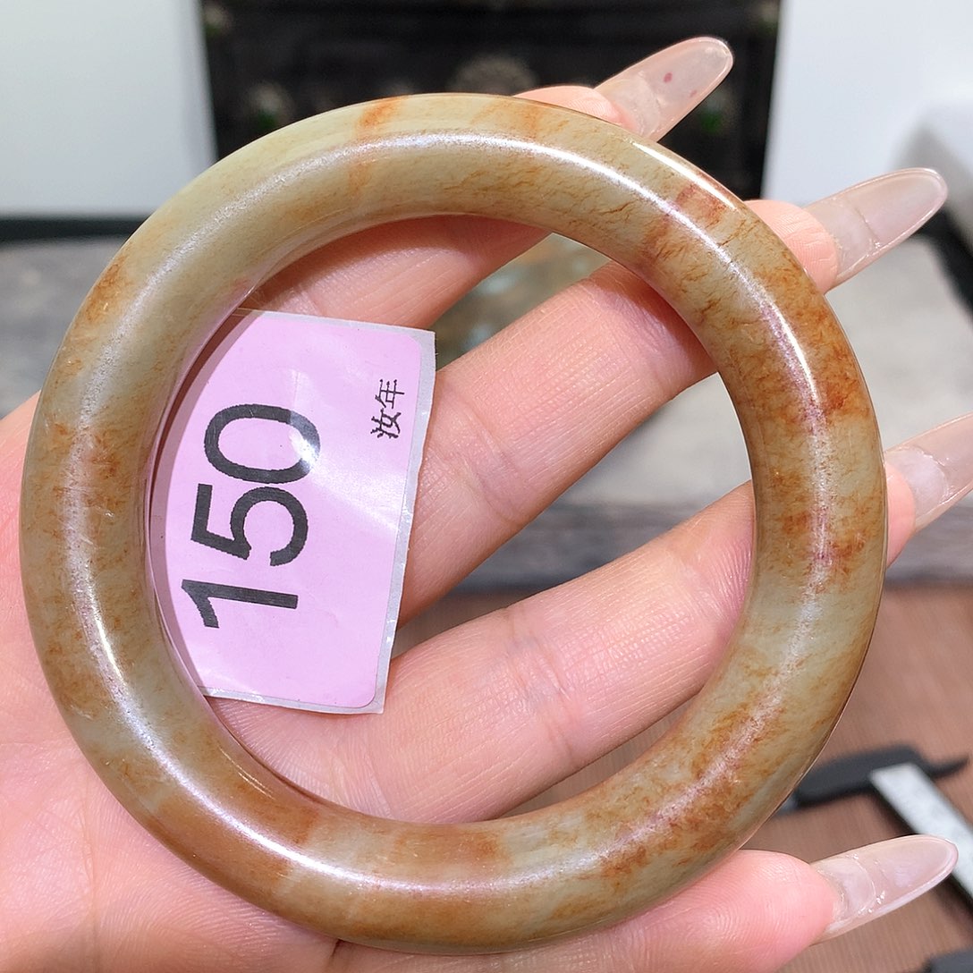 和田玉未镶嵌颈饰锦**程