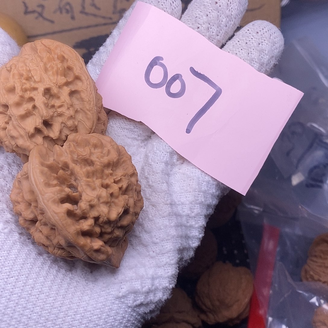 桃核把件?*迹官帽核桃