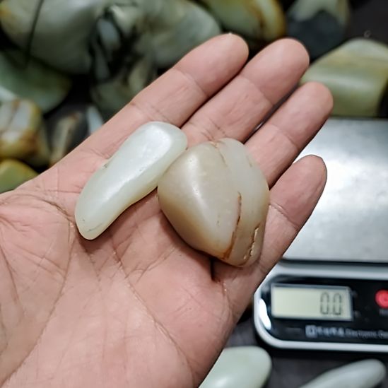 和田玉（糖玉）未镶嵌挂件