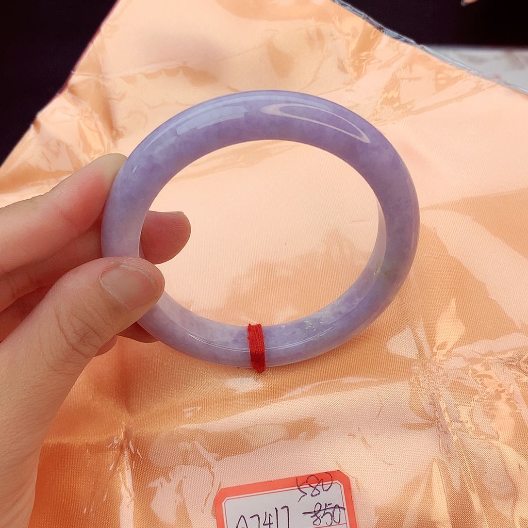 翡翠手镯未镶嵌翡翠