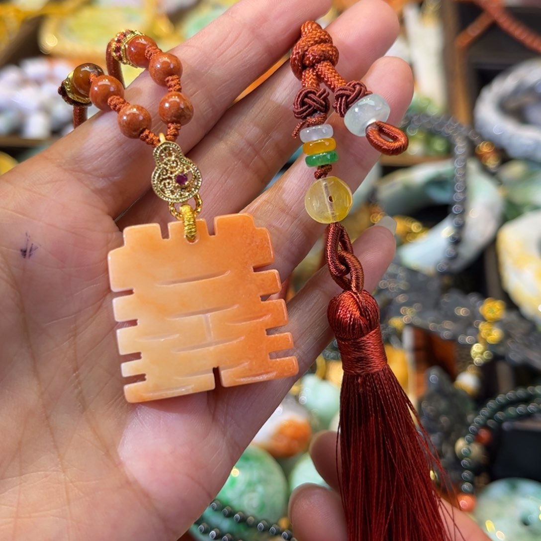 翡翠颈饰未镶嵌待编款