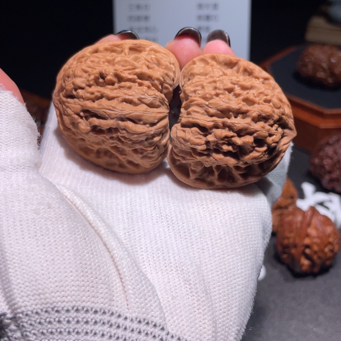 吊坠文玩核桃44.41平谷凹底9209