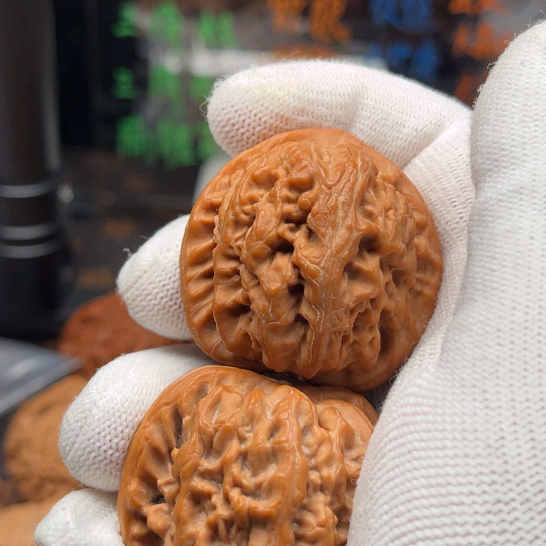 *****吊坠文玩核桃红锦里