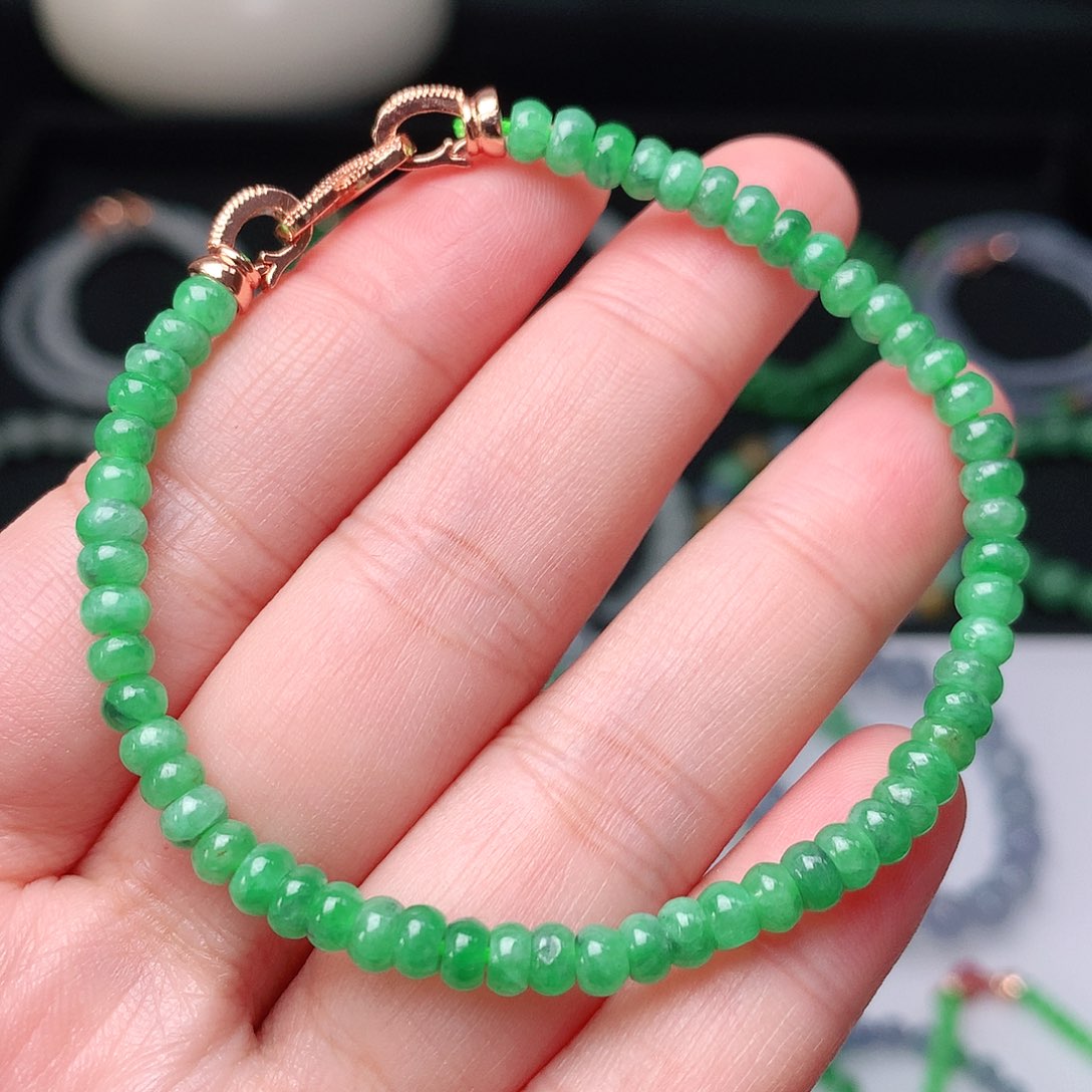 翡翠手链未镶嵌翡翠