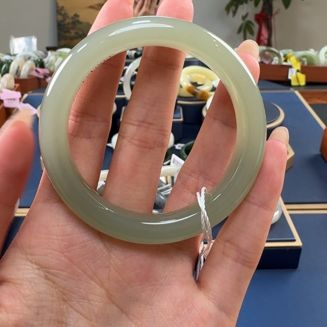 婷****和田玉未镶嵌手镯C0048-52