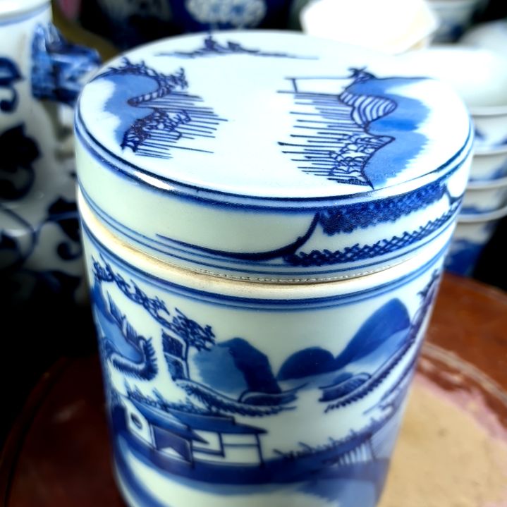 摆件全手工制作的瓷器