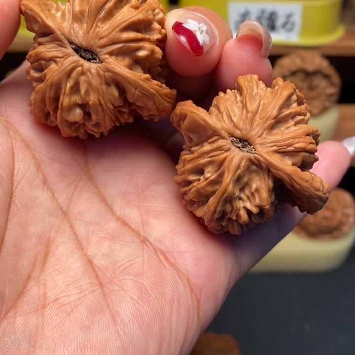 踏***山文玩核桃吊坠44虎头