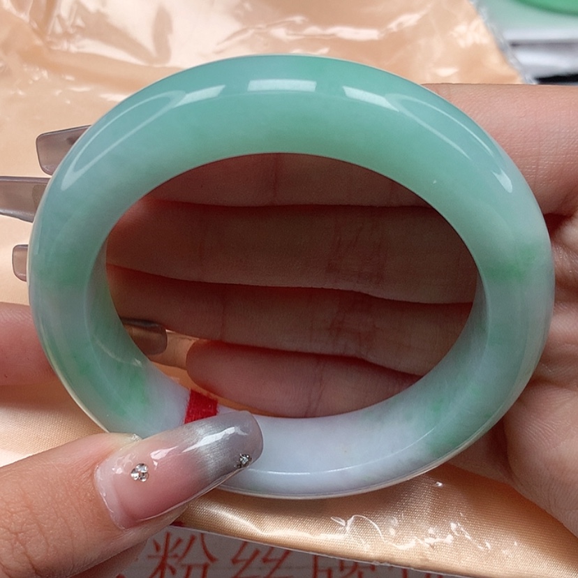 【闪购商品】翡翠手镯未镶嵌52-53圈冰胶甜绿