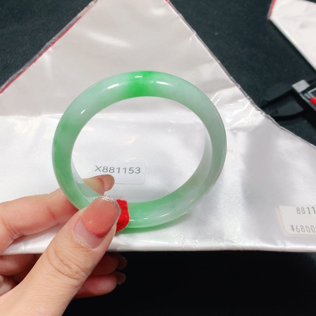 翡翠未镶嵌手镯03