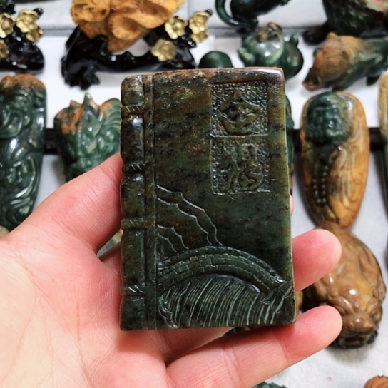 岫岩河磨玉（透闪石质玉）把件未镶嵌