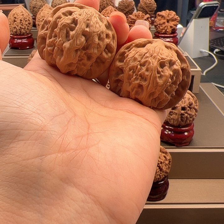 把件文玩核桃43 野狼 z-009