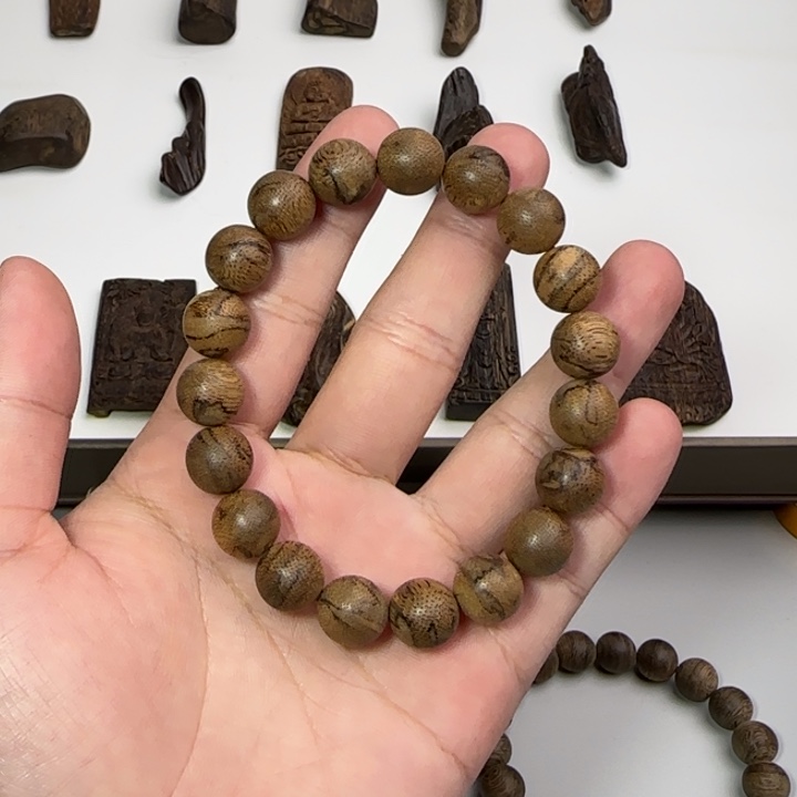 沉香碎屑沉香菩萨棋11.40克