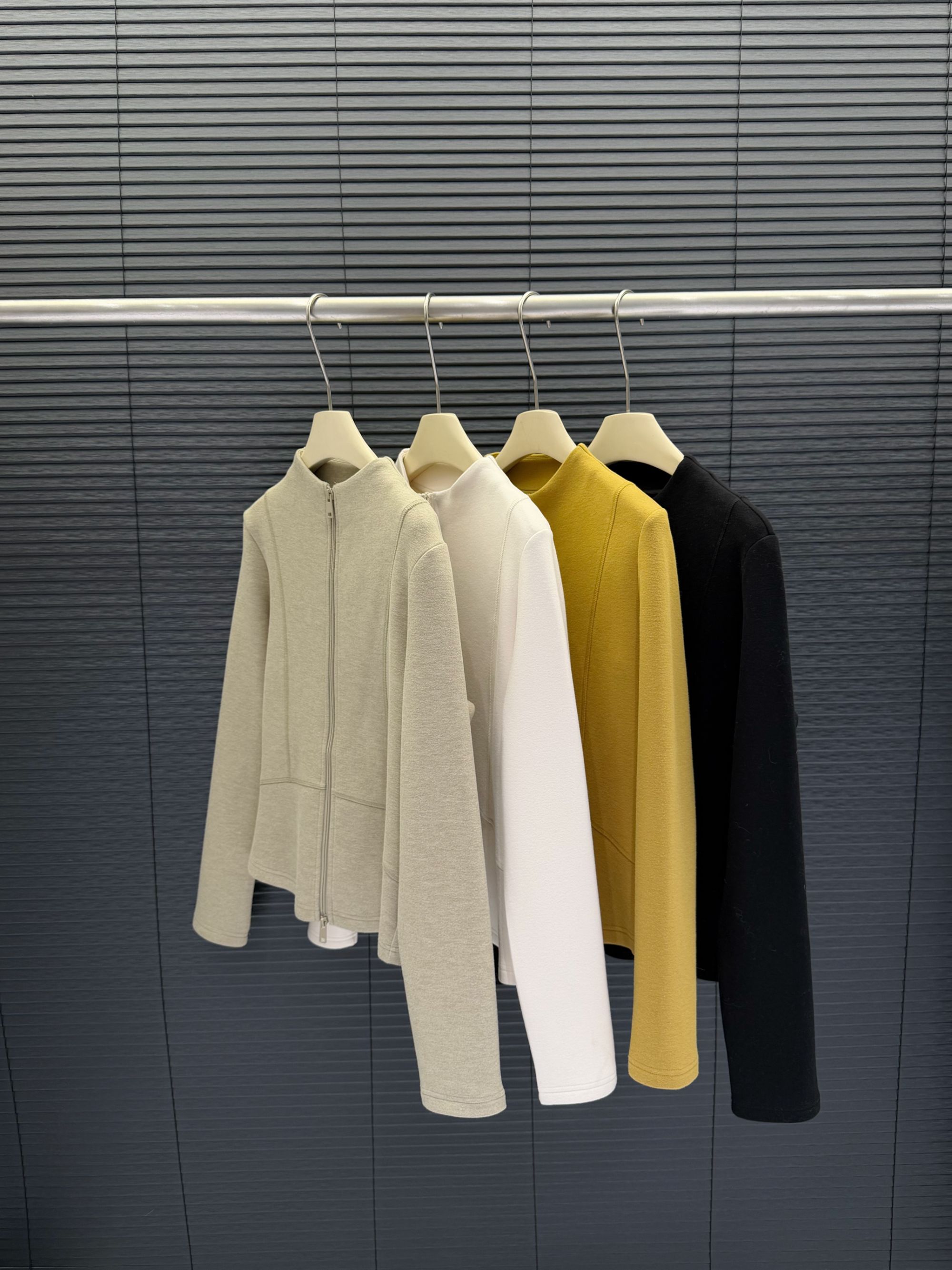 仓美美女装-《暖洋洋》拉链插肩袖设计款小外套（卡码推荐拍大！）