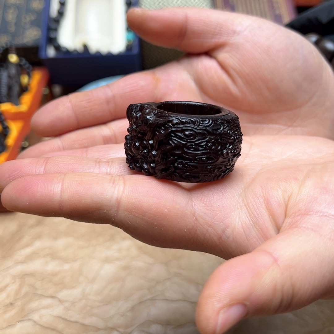 大叶紫檀（黑酸枝木类）