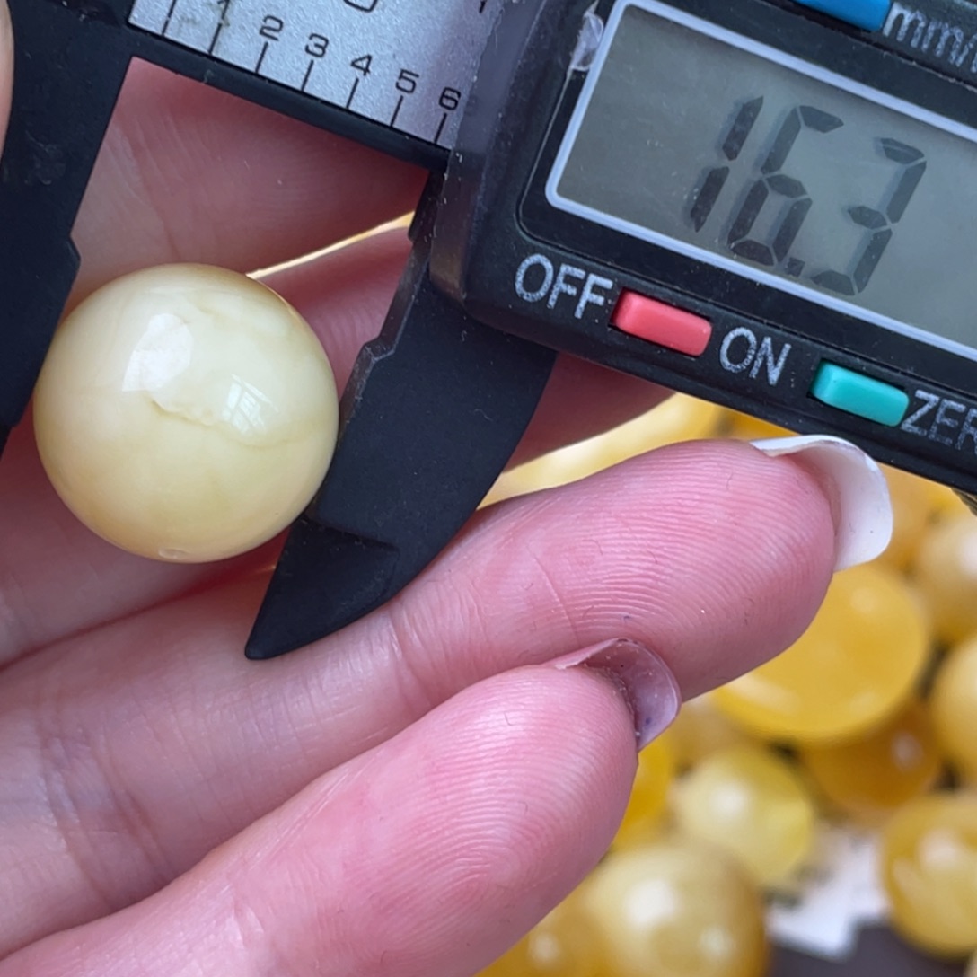 未镶嵌琥珀裸石蜜蜡31