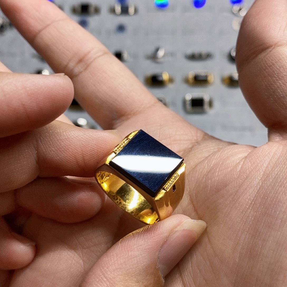 翡翠戒指18K金镶嵌墨翠男戒方戒