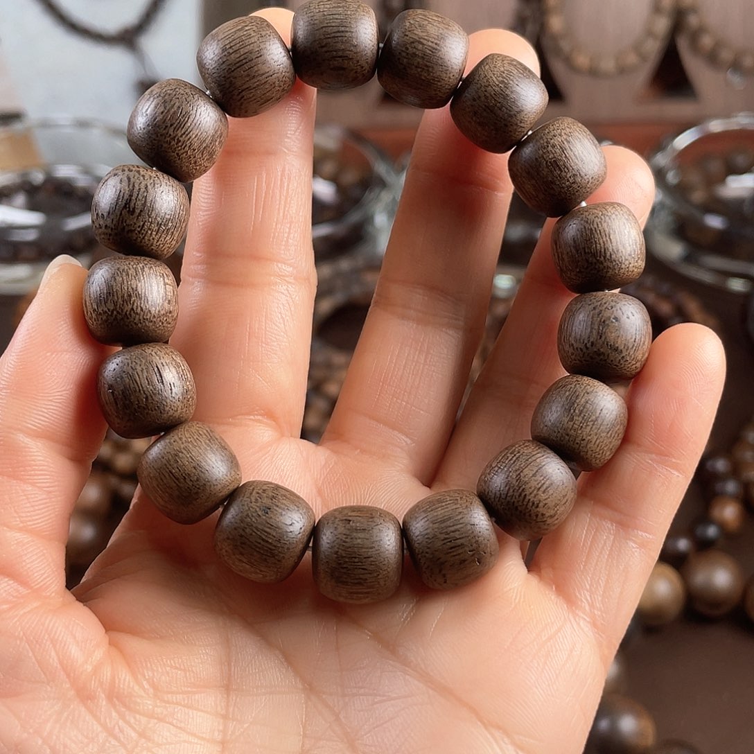 沉香手串自*海南莺歌绿老料