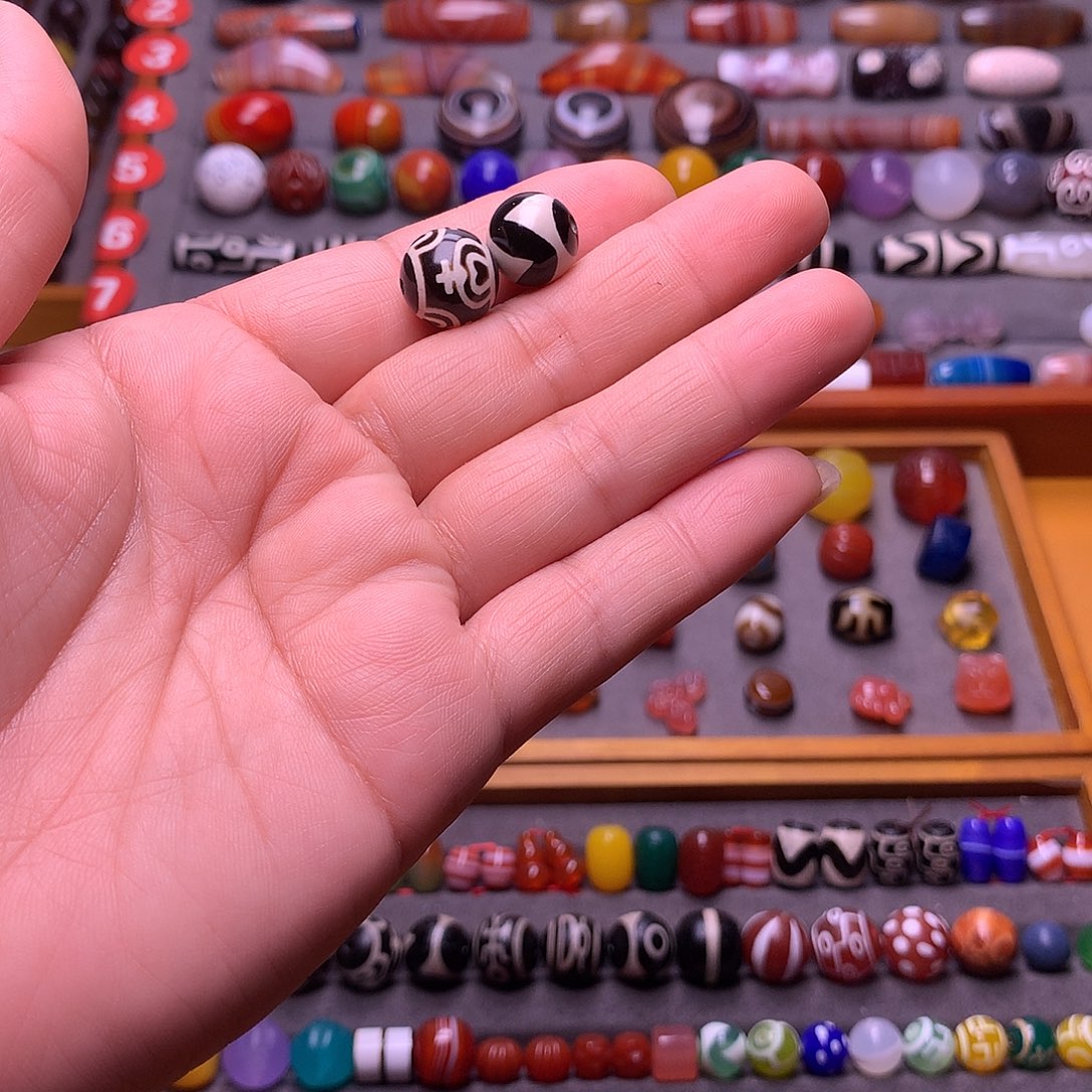 角***兜玛瑙/玉髓未镶嵌颈饰