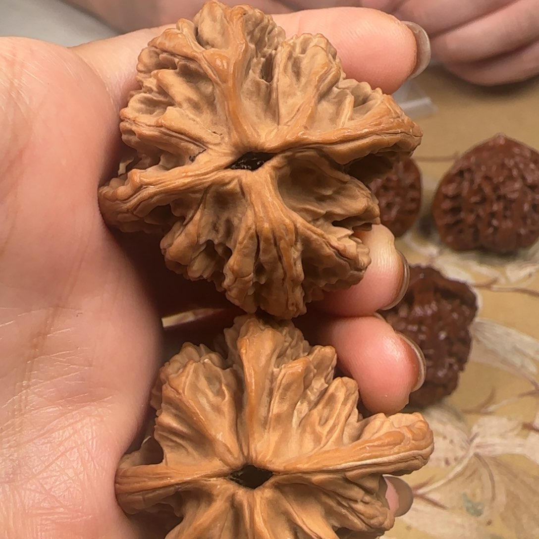 文玩核桃吊坠粗筋骨7号
