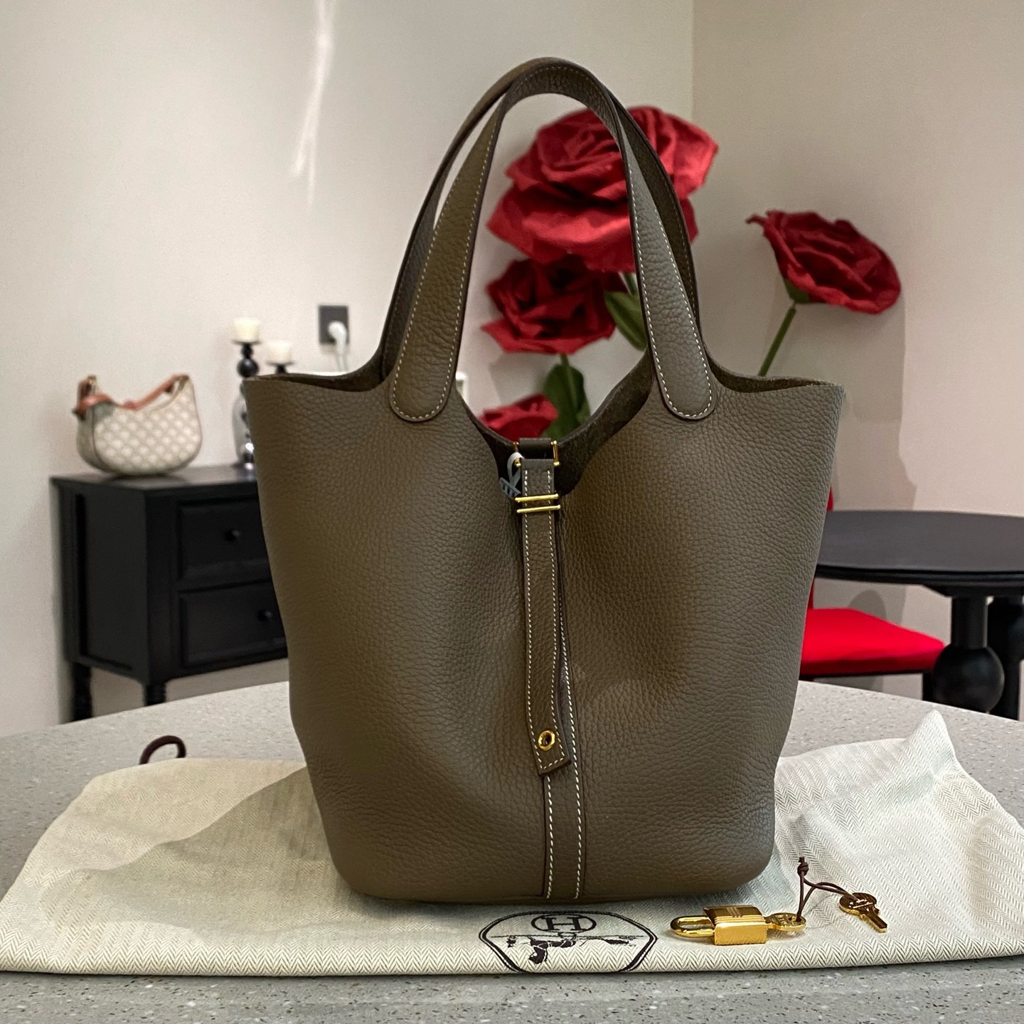 95新 Hermes/爱马仕 大象灰金扣菜篮子22/Y刻