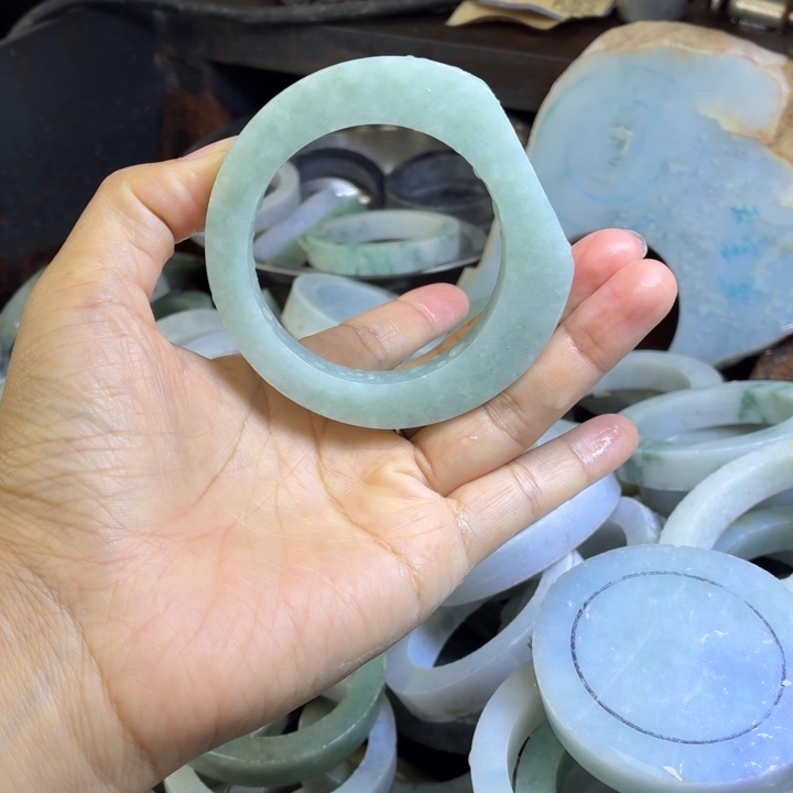 小***影定制翡翠未镶嵌57正圈