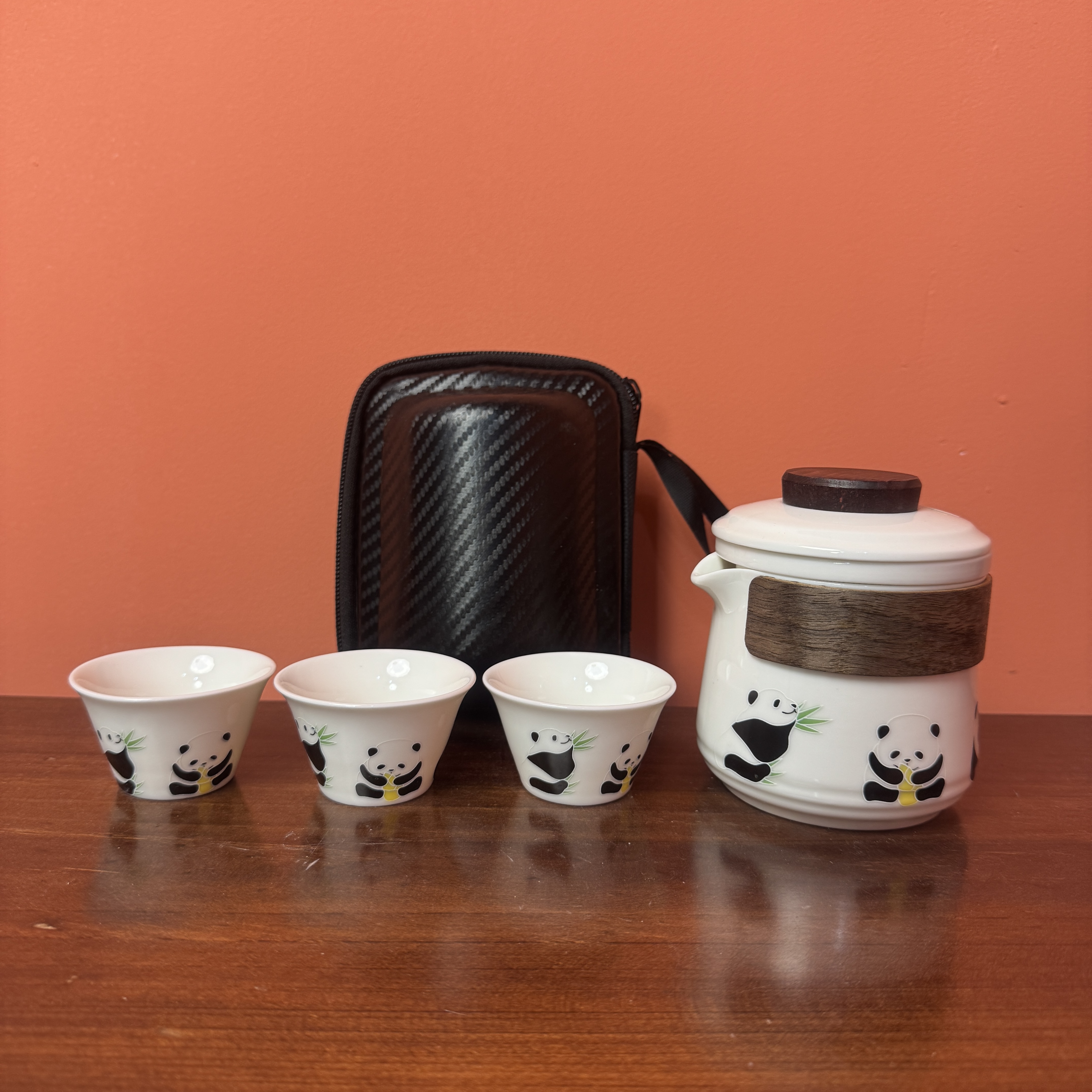AA020熊猫吃竹子木柄三杯旅行套-茶水分离D
