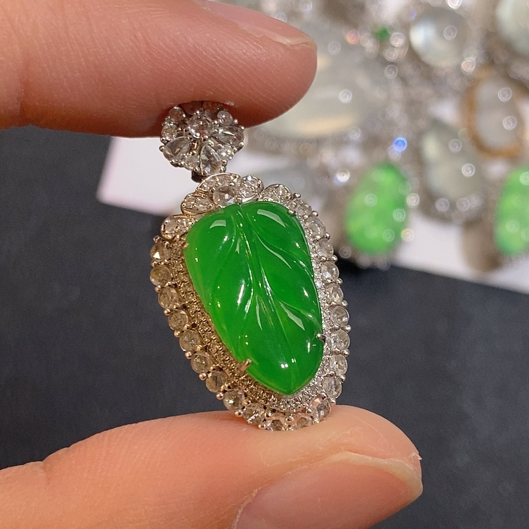 翡翠颈饰18K金镶嵌天然缅甸A货翡翠